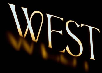 West Abidjan : là où cocktails d&rsquo;exception et rythmes envoûtants se rencontrent