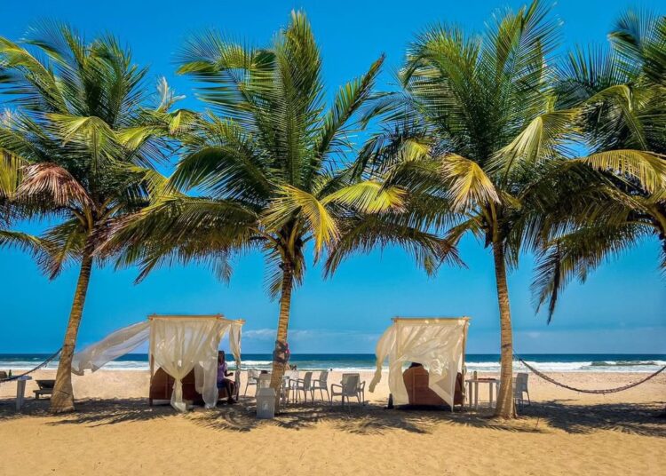 Sabbat Plage Assinie : Le spot où luxe rime avec tradition ivoirienne